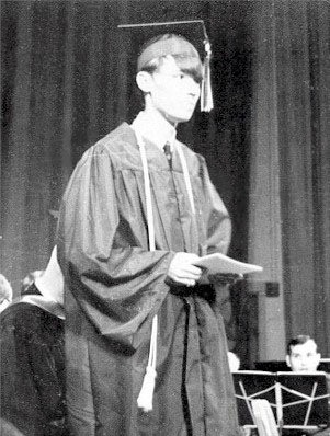 grad.jpg (47095 bytes)