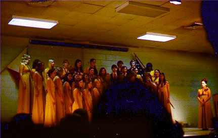 choir.jpg (32016 bytes)
