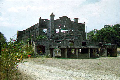 theater.jpg (38482 bytes)