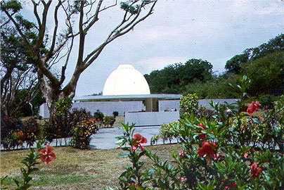 memorial2.jpg (50202 bytes)